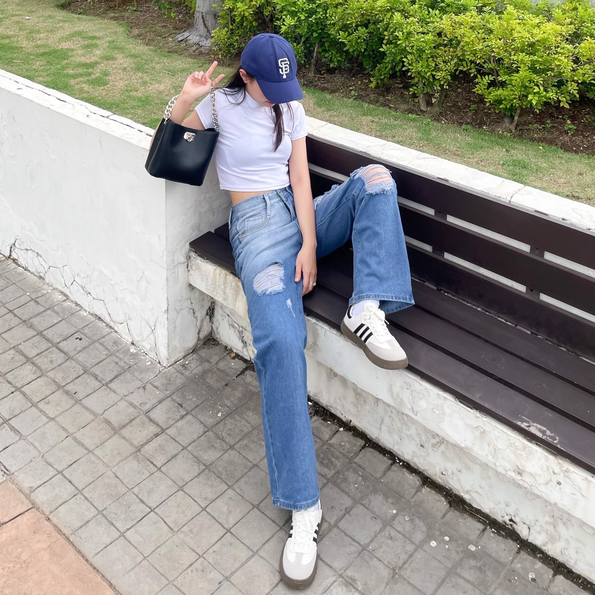Quần Jeans Nữ Ống Rộng 8018 Rách Gối Thời Trang Cá Tính
