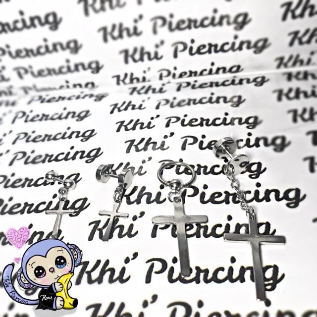 Khuyên tai hình thánh giá nhiều kiểu
