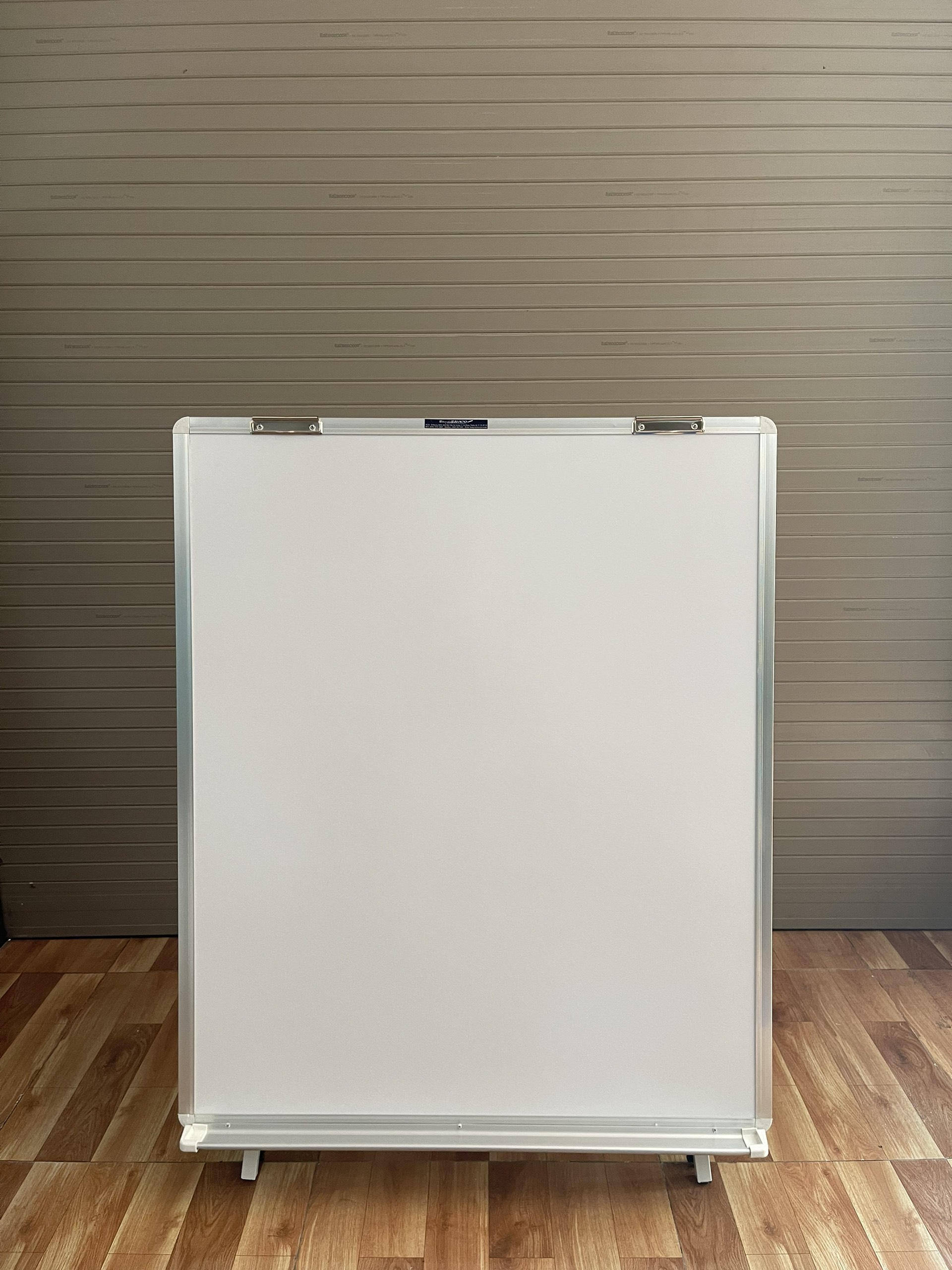 Bảng flipchart chân gấp 3 chân Poly Taiwan 120x80 - Trắng