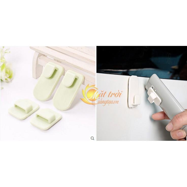 Vỉ 2 móc treo điều khiển