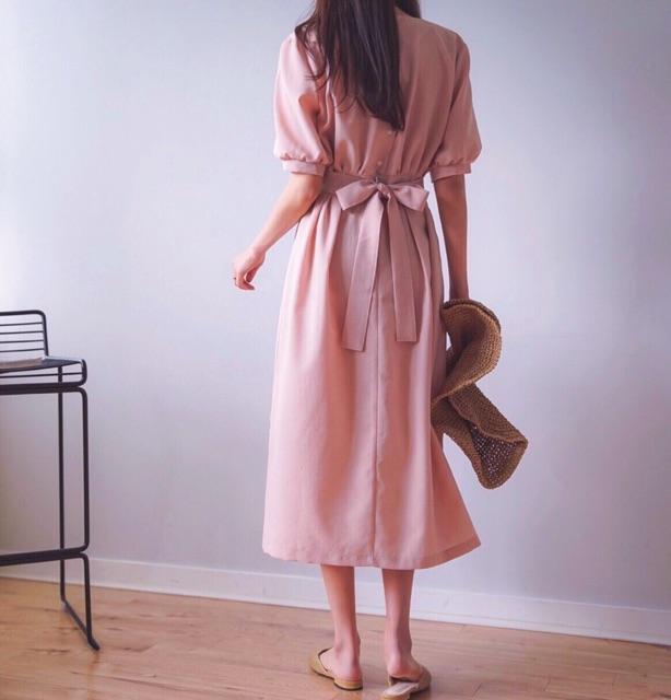 Đầm váy hồng nút sau cột eo