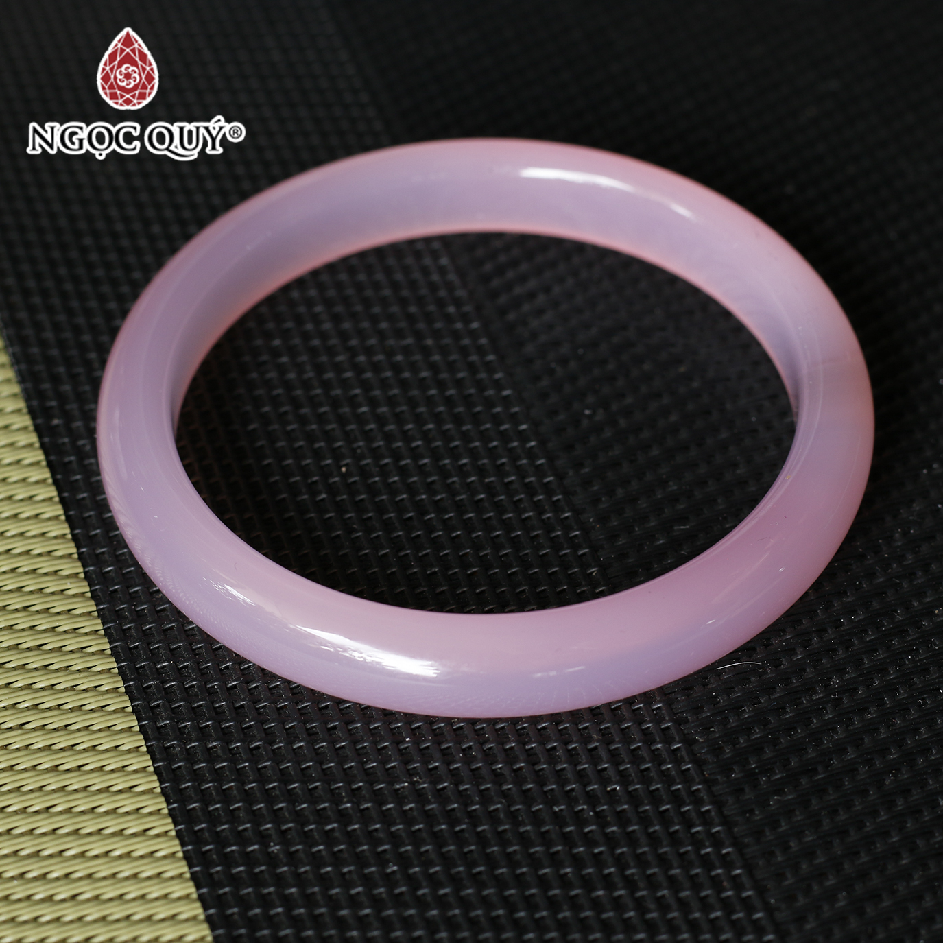 Vòng tay chalcedony hồng bản hẹ (bản 10 - 11mm) - Ngọc Quý Gemstones