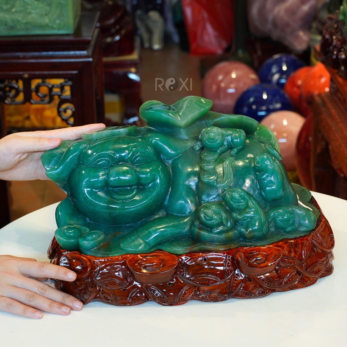 Tác phẩm Heo tài lộc thạch anh xanh 8,64kg