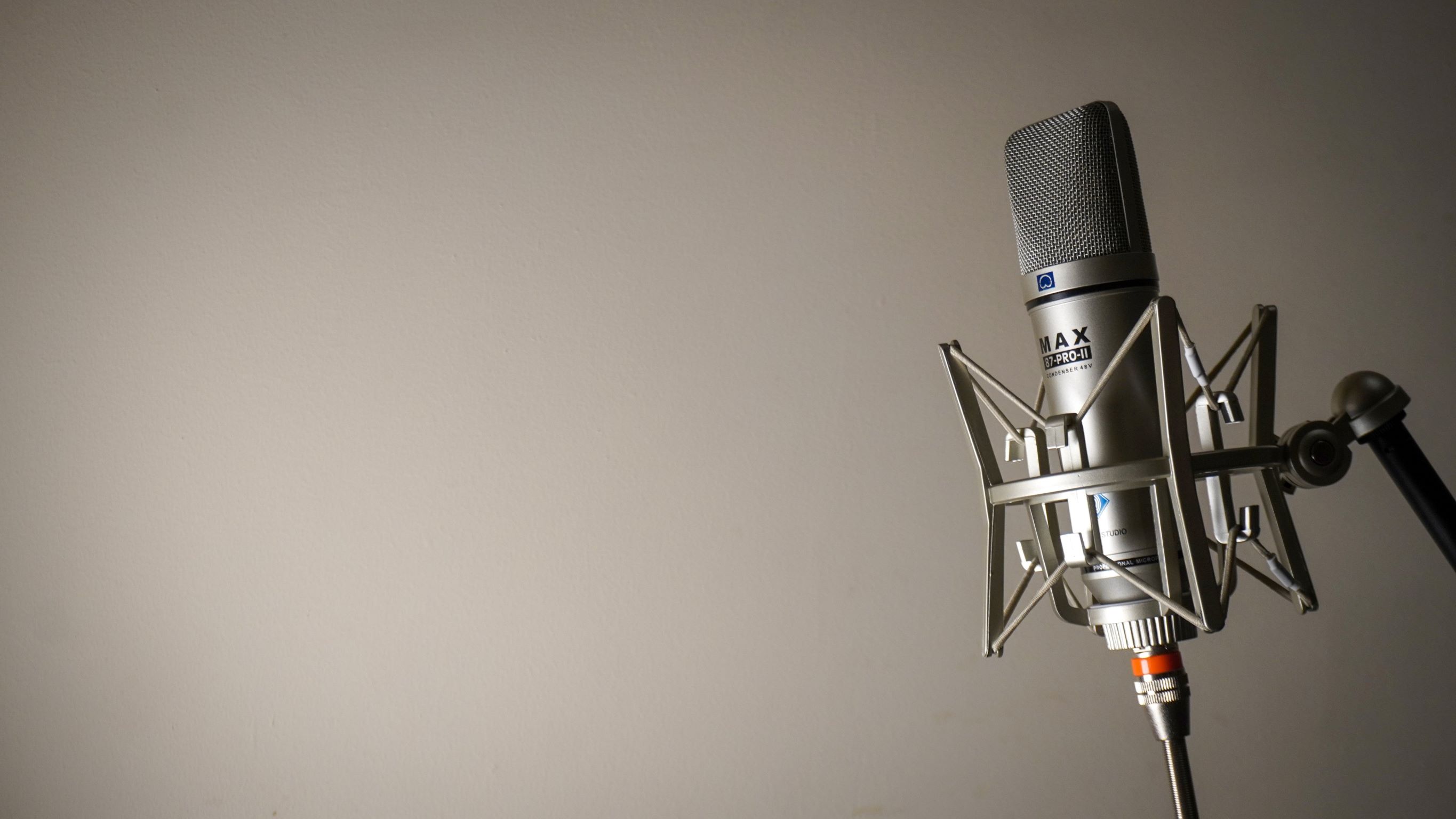 Mic thu âm Max 87-Pro-II - Micro 48V thu âm chuyên nghiệp - Condenser microphone - Dùng cho phòng thu, livestream, karaoke online - Tương thích nhiều loại soundcard, mixer - Thiết kế tinh tế, sang trọng - Hàng nhập khẩu