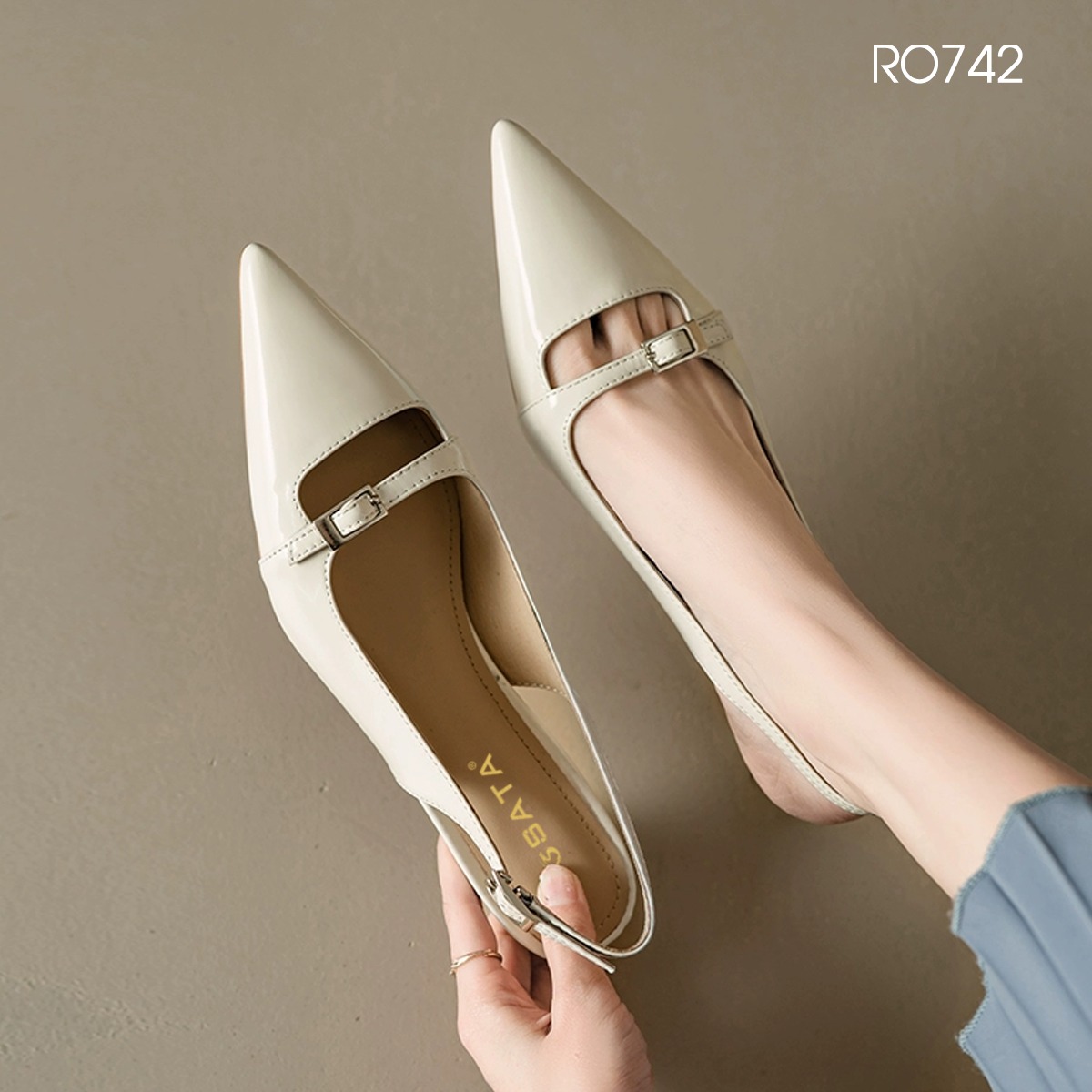 Giày nữ mũi nhọn, quai sau ROSATA RO742 - 4p - Đen, Kem - BKSTORE