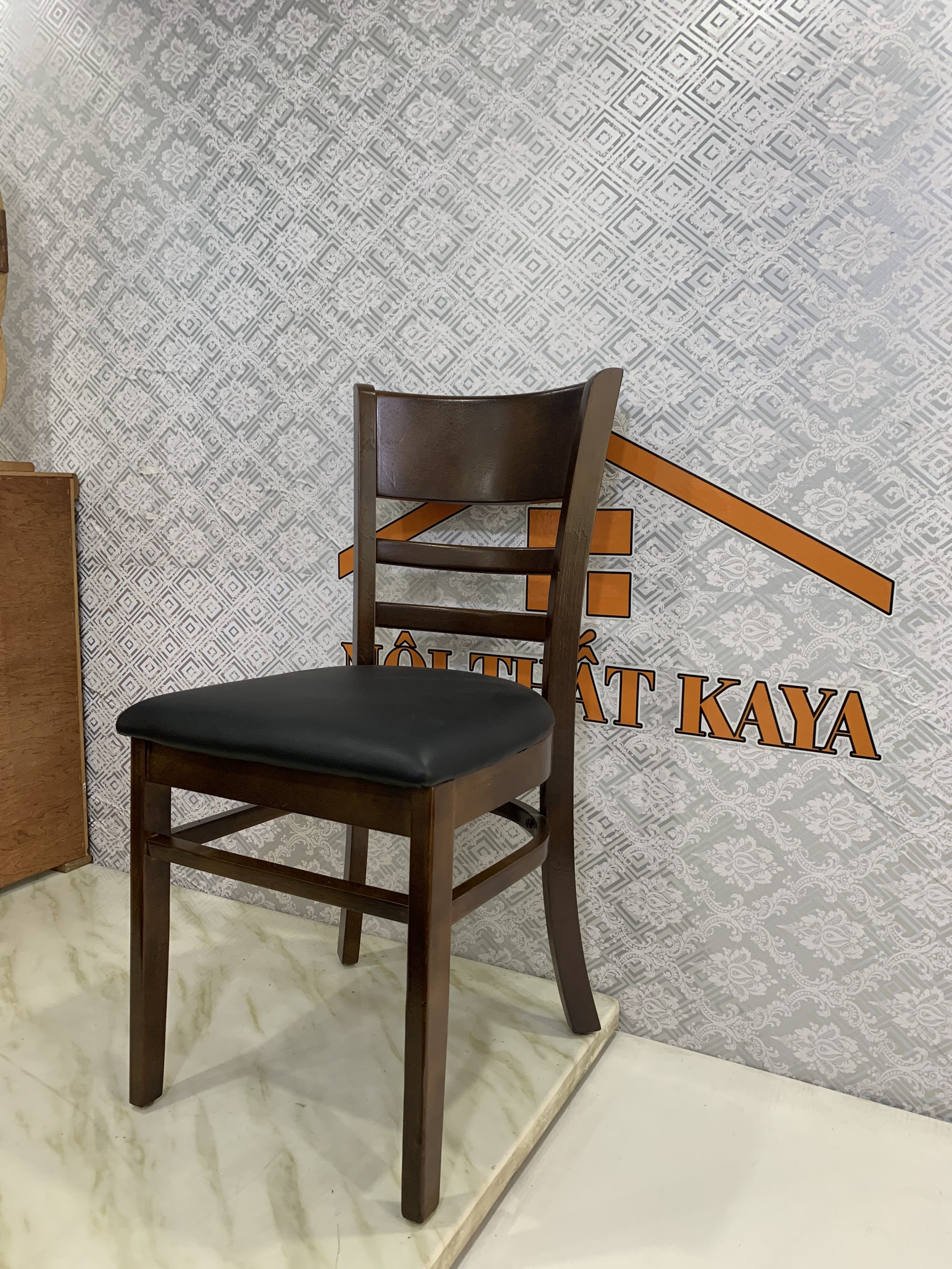 Ghế gỗ có đệm Eames V1