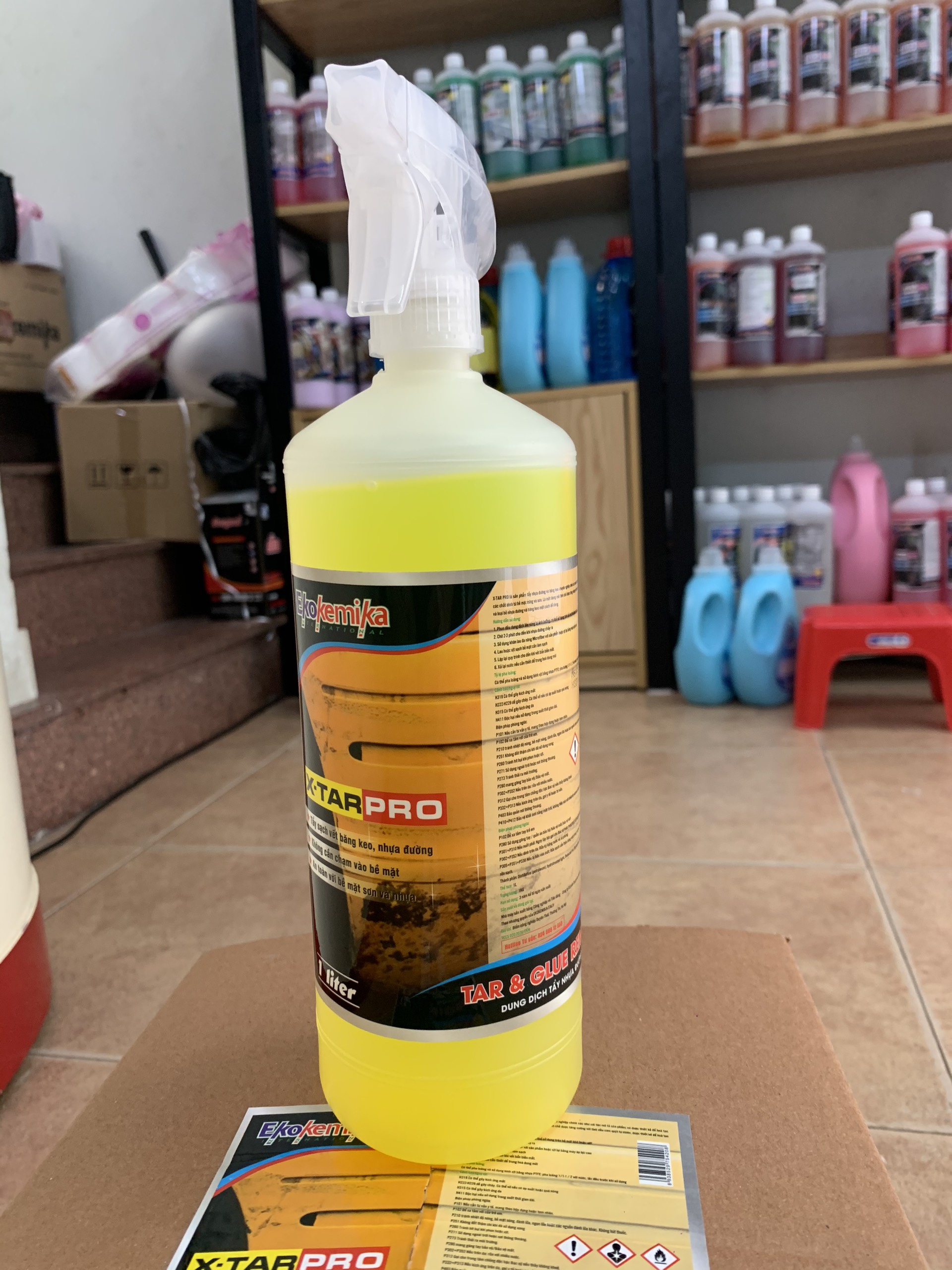 Dung dịch tẩy băng keo và nhựa đường XTAR PRO EKOKEMIKA ITALY 1L