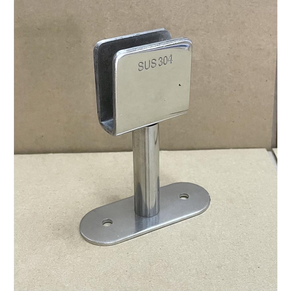 Tay kẹp kính trên - kẹp kính tay vịn inox Cầu thang & trụ lan can inox không cần khoan kính