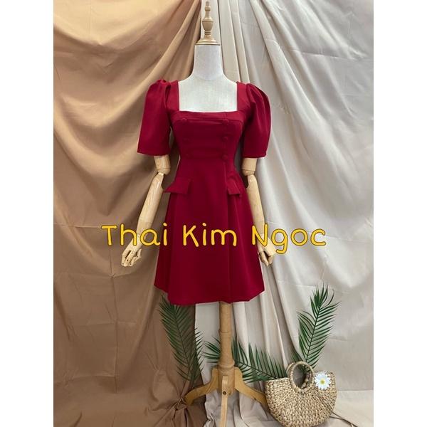 Đầm cổ vuông tay phồng nút bọc
