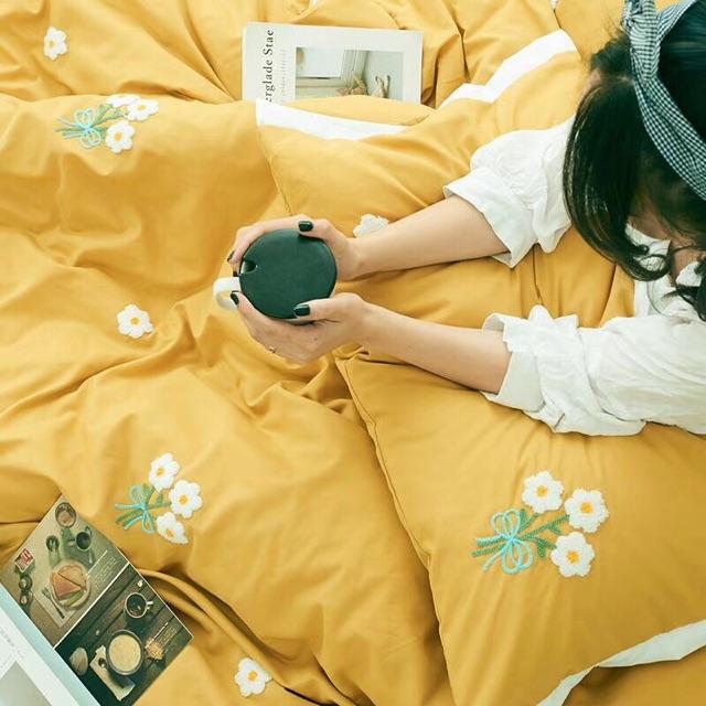 Set Cotton Đũi Silk Hàng Nhập Khẩu Nguyên Set Cao Cấp 4 Món Hoa Thêu Vàng
