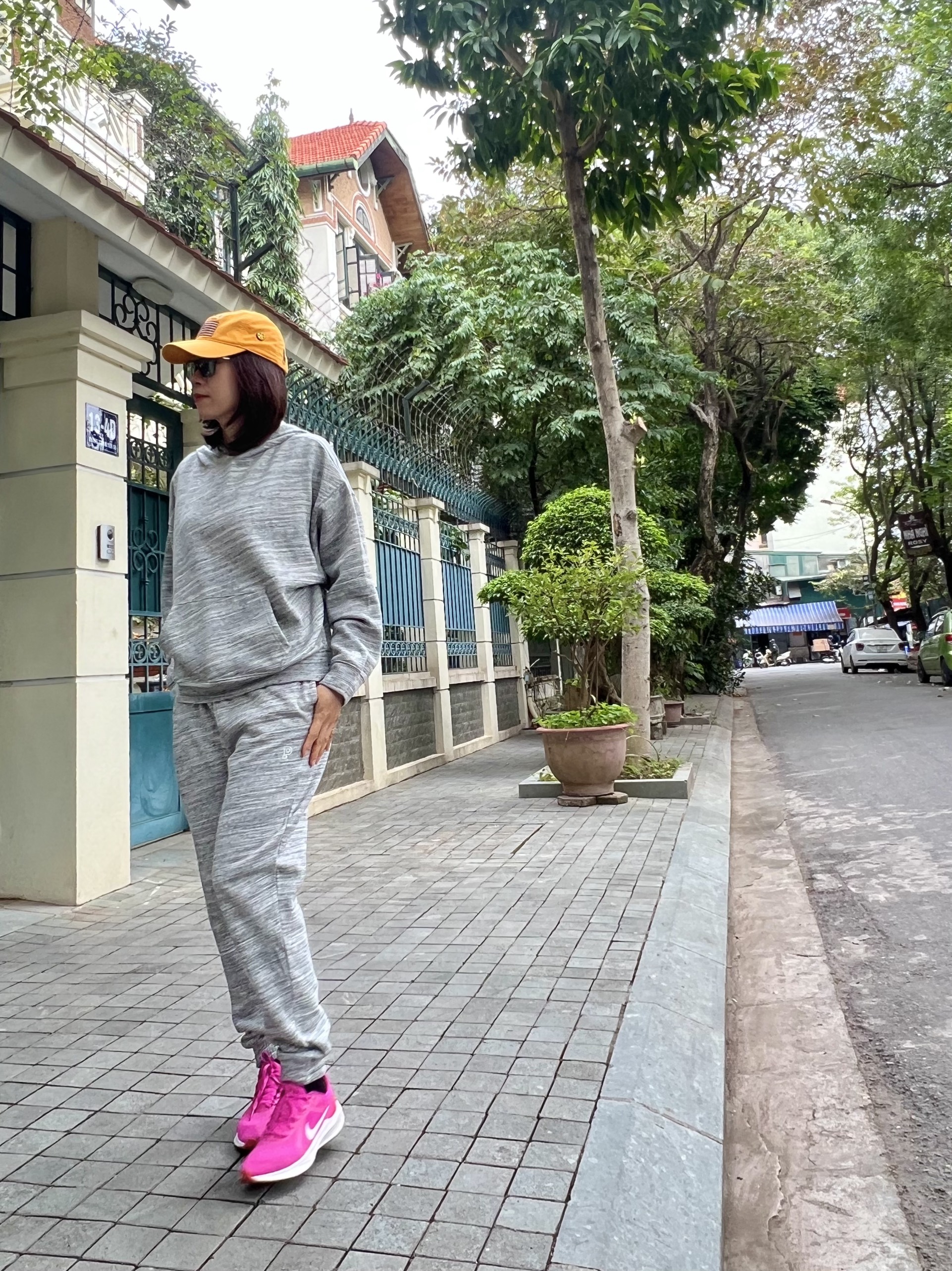 Bộ nỉ Victoria Secret màu ghi xước unisex mềm mịn, thoải mái cho vận động thể thao và phù hợp cả mặc nhà