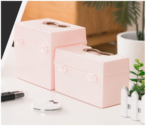 Hộp đựng mỹ phẩm, đồ trang điểm 2.1L thiết kế có quai xách và khóa gài nên rất chắc chắn, an toàn - nội địa Nhật Bản