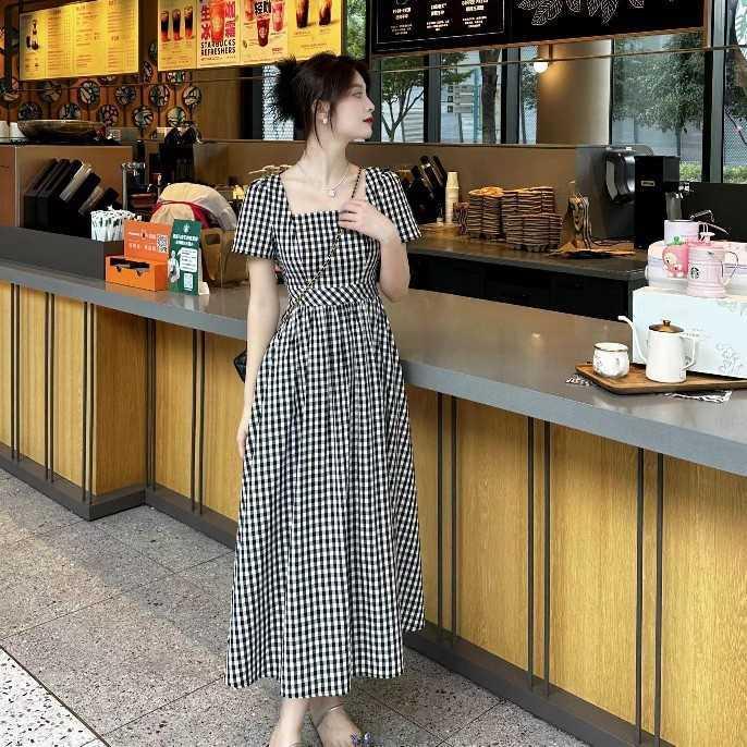 TOBE1SHOP Ôn nhu học tỷ 2023 mùa hè siêu gầy váy ca rô thắt lưng khí chất thời thượng vuông cổ váy dài Hách Bản Phong