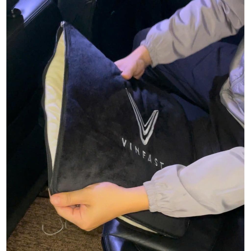 Combo gối chăn 2 trong 1,Bộ Chăn Gối Ngủ Ô Tô VINFAST Đa Năng Gấp Gọn Dành Cho Xe Hơi SIÊU SANG - Vinfast