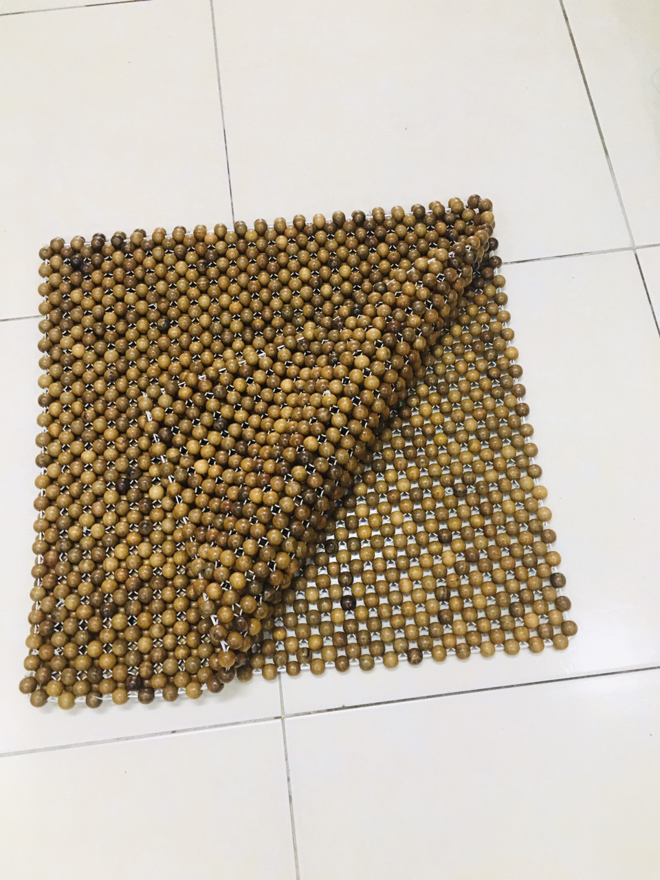 Đệm Lót Ghế Xe Ô Tô Hạt Gỗ Bách Xanh