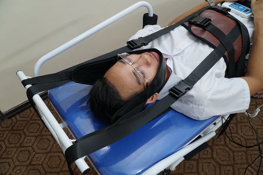 Giường kéo giãn cột sống lưng và cổ bằng điện