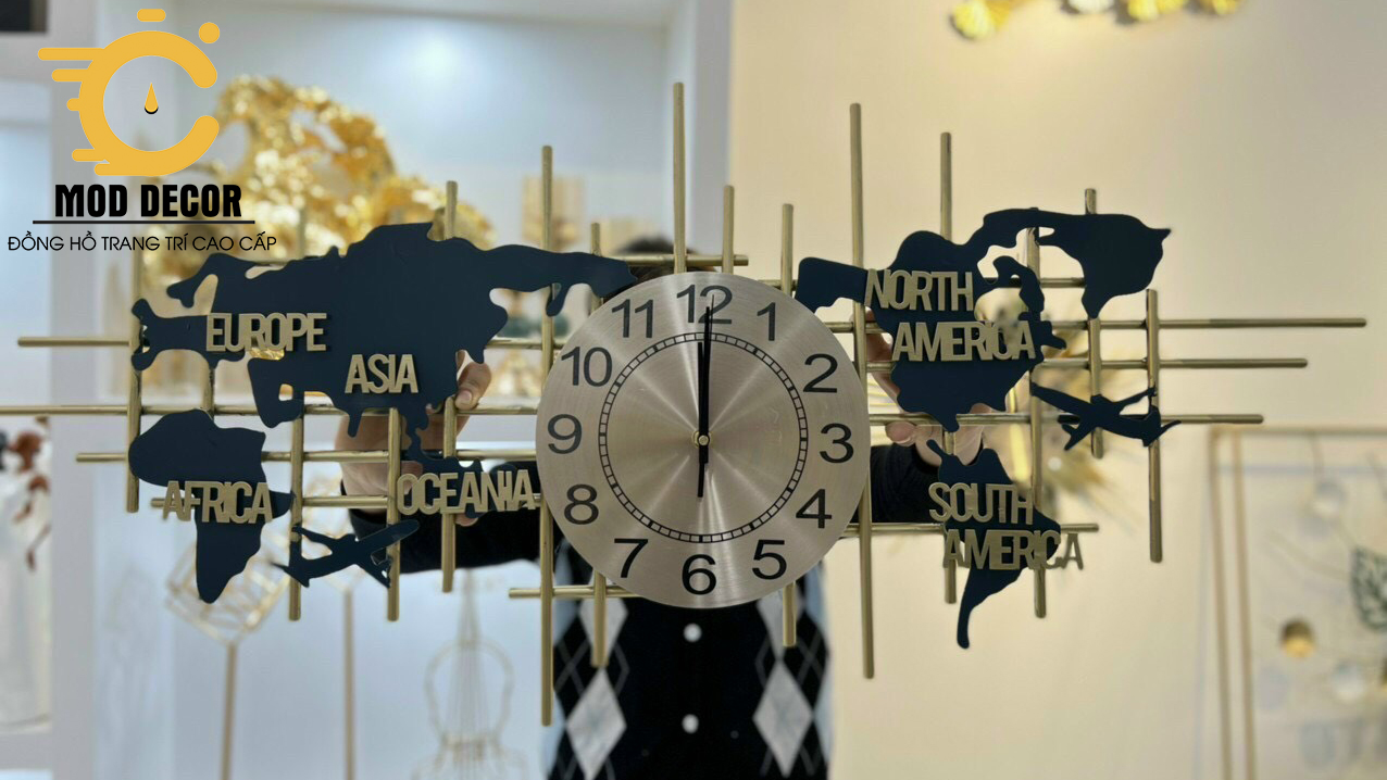 Đồng Hồ Treo Tường Hình Map màu xanh decor phòng khách sang trọng