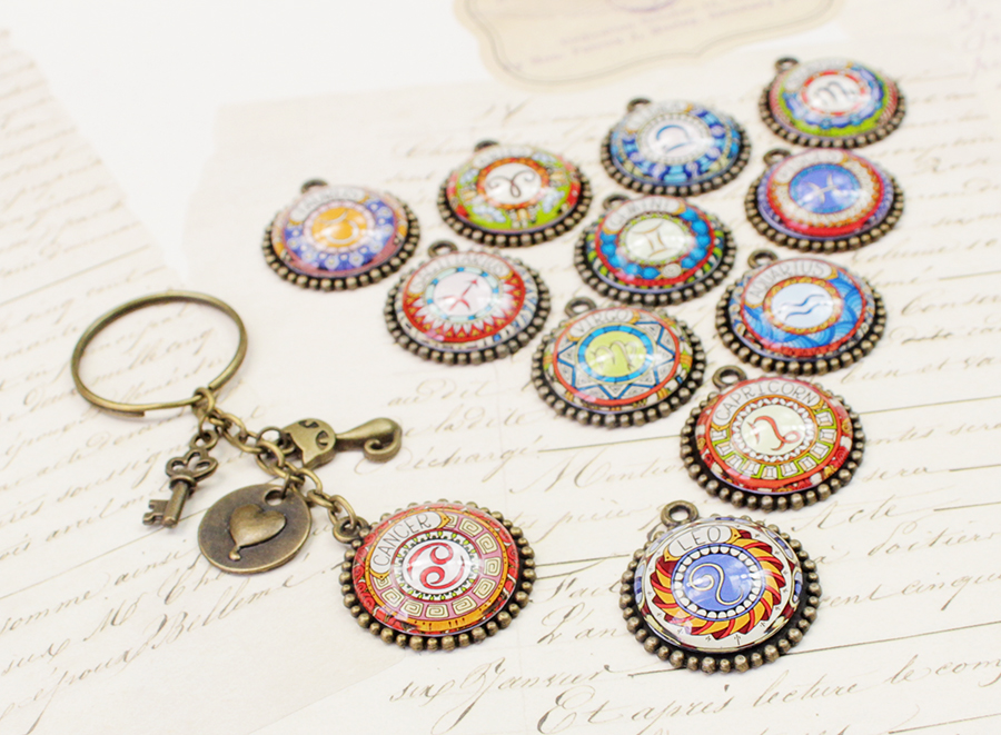 Móc khóa 12 cung hoàng đạo Zodiac màu sắc tươi sáng phong cách retro siêu đẹp 06646-MK0025