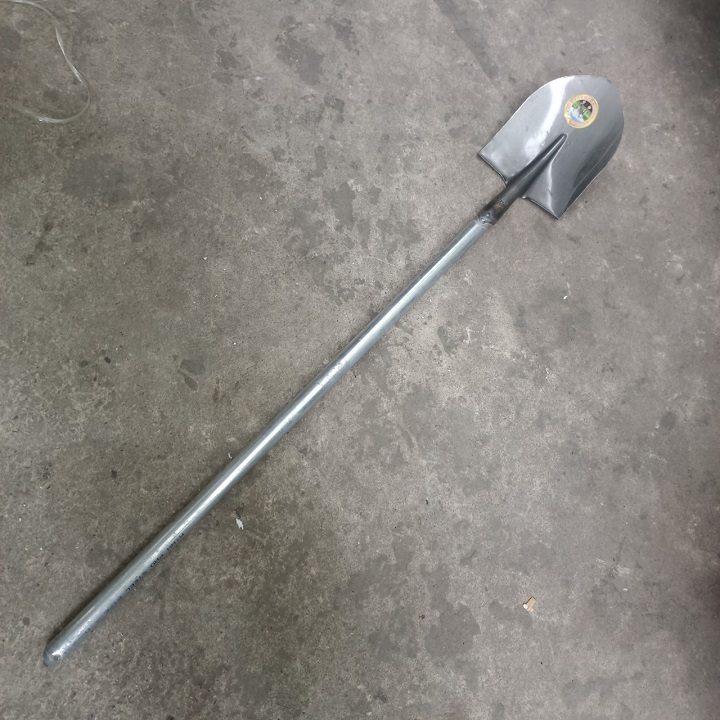 Xẻng Thép Trắng Cán Hàn Dài 1.3 M Siêu Cứng