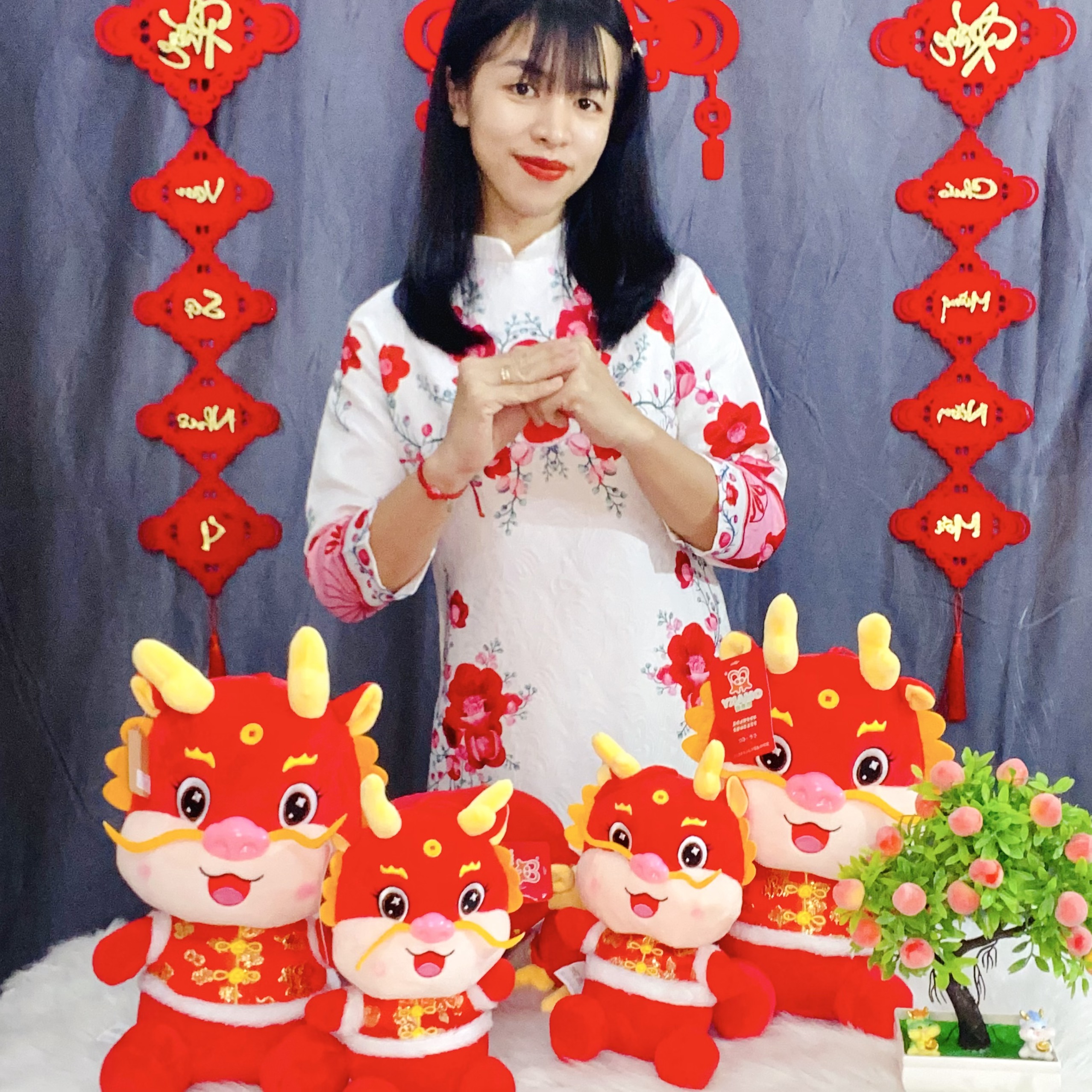 Gấu bông Rồng Tết 2024, Rồng Thần Tài mặc áo gấm sang trọng