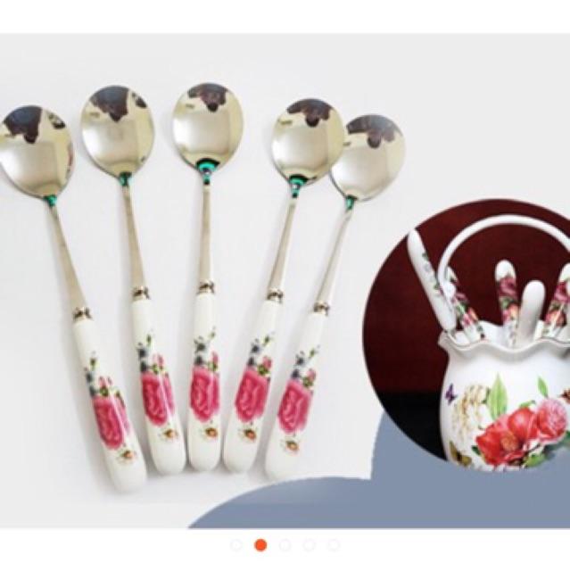 Thìa súp cán sứ hoa 20cm..