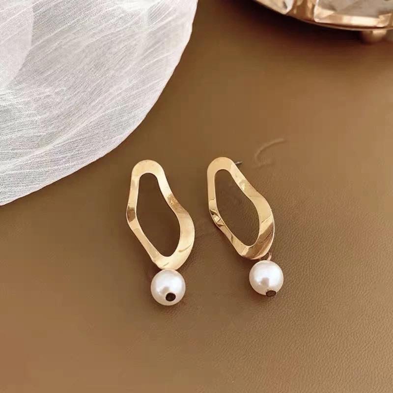 Earrings đeo tai thiết kế đơn giản, thời trang cho nữ