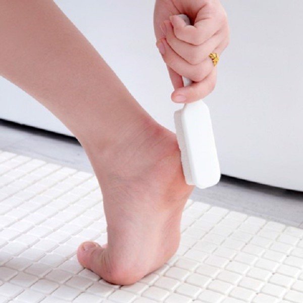 Combo Bàn chải chà gót chân bằng đá san hô + Mút tắm dành cho phụ nữ nội địa Nhật Bản