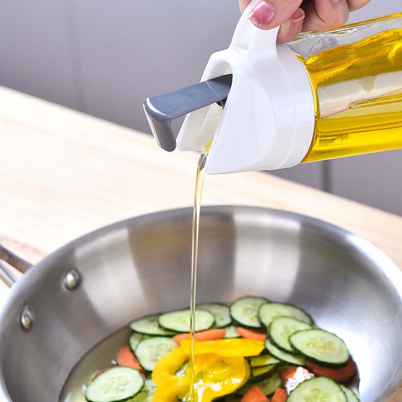 Bình đựng dầu ăn , nước mắm , thủy tin nắp đóng mở tự động có tay cầm 300ml TẶNG kèm dụng cụ vệ sinh