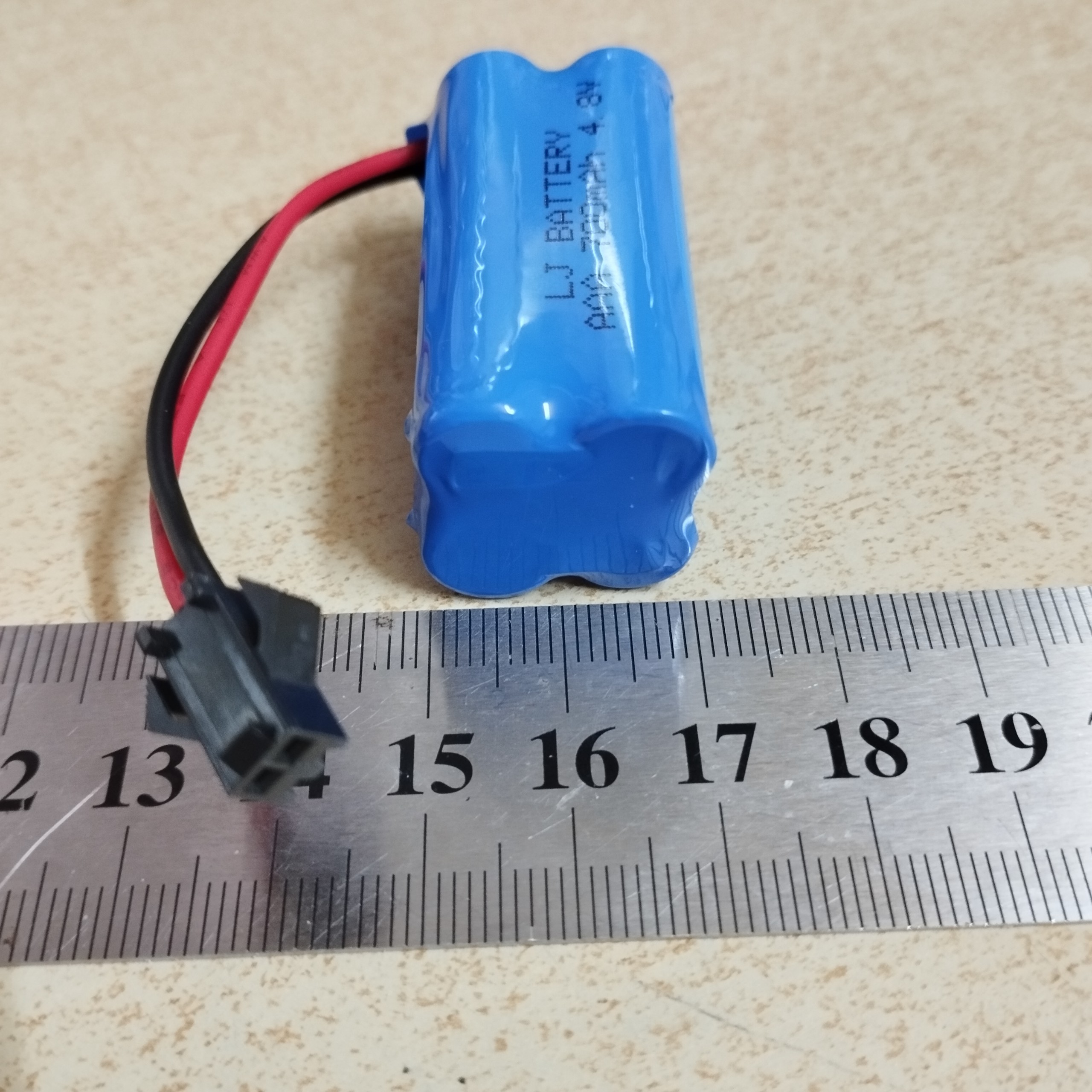 Pin sạc AAA điện áp 4.8V dung lượng 700mAh xếp vuông Jack SM càng cua đen