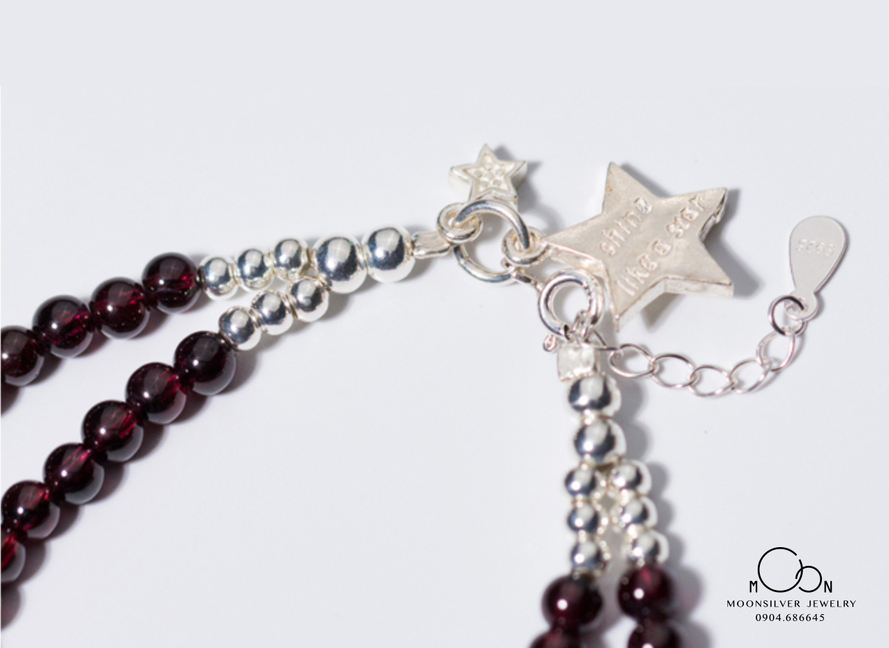 Vòng tay đá garnet kép kết hợp charm sao bạc