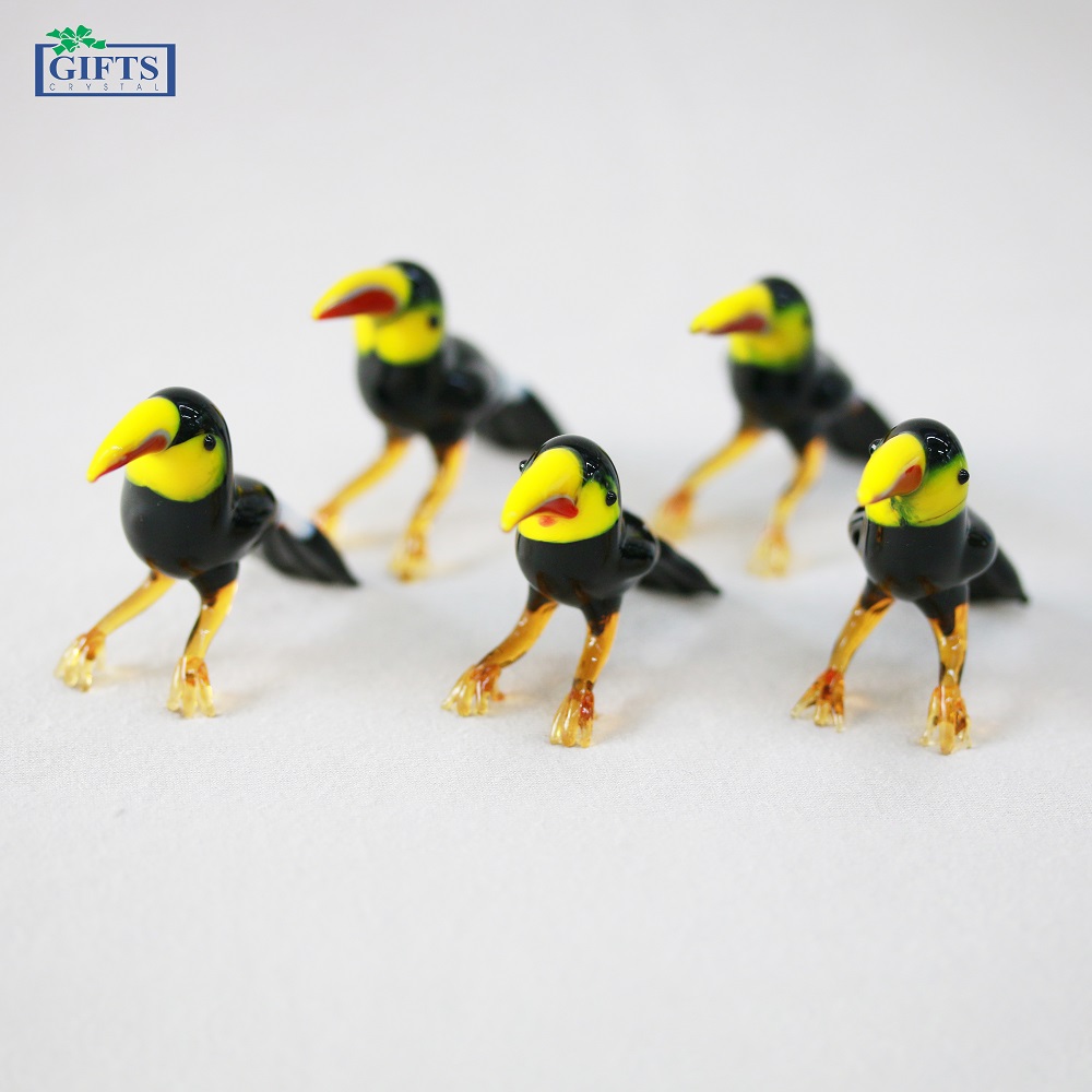 Tượng Chim Toucan thủy tinh màu 1370