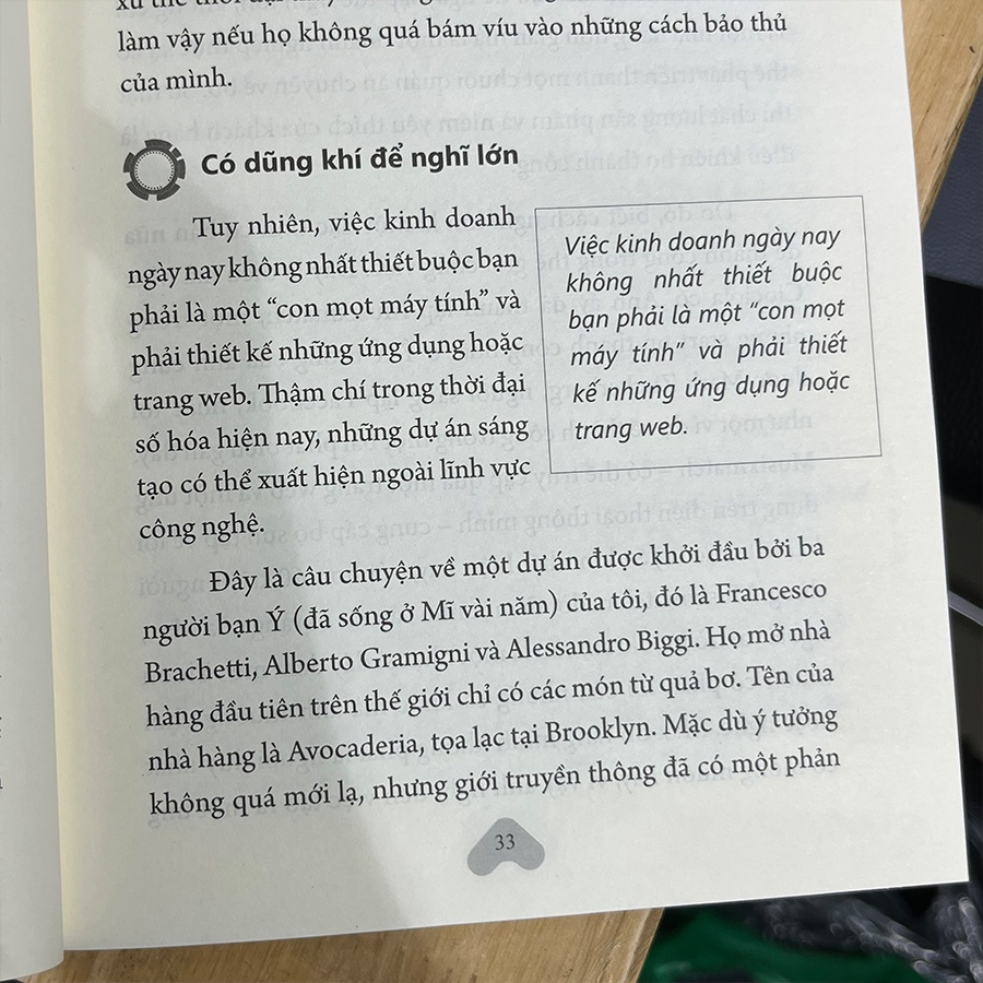 Sách - Xây Dựng Sự Độc Đáo - Cách Để Khởi Nghiệp Từ Đam Mê (ML)