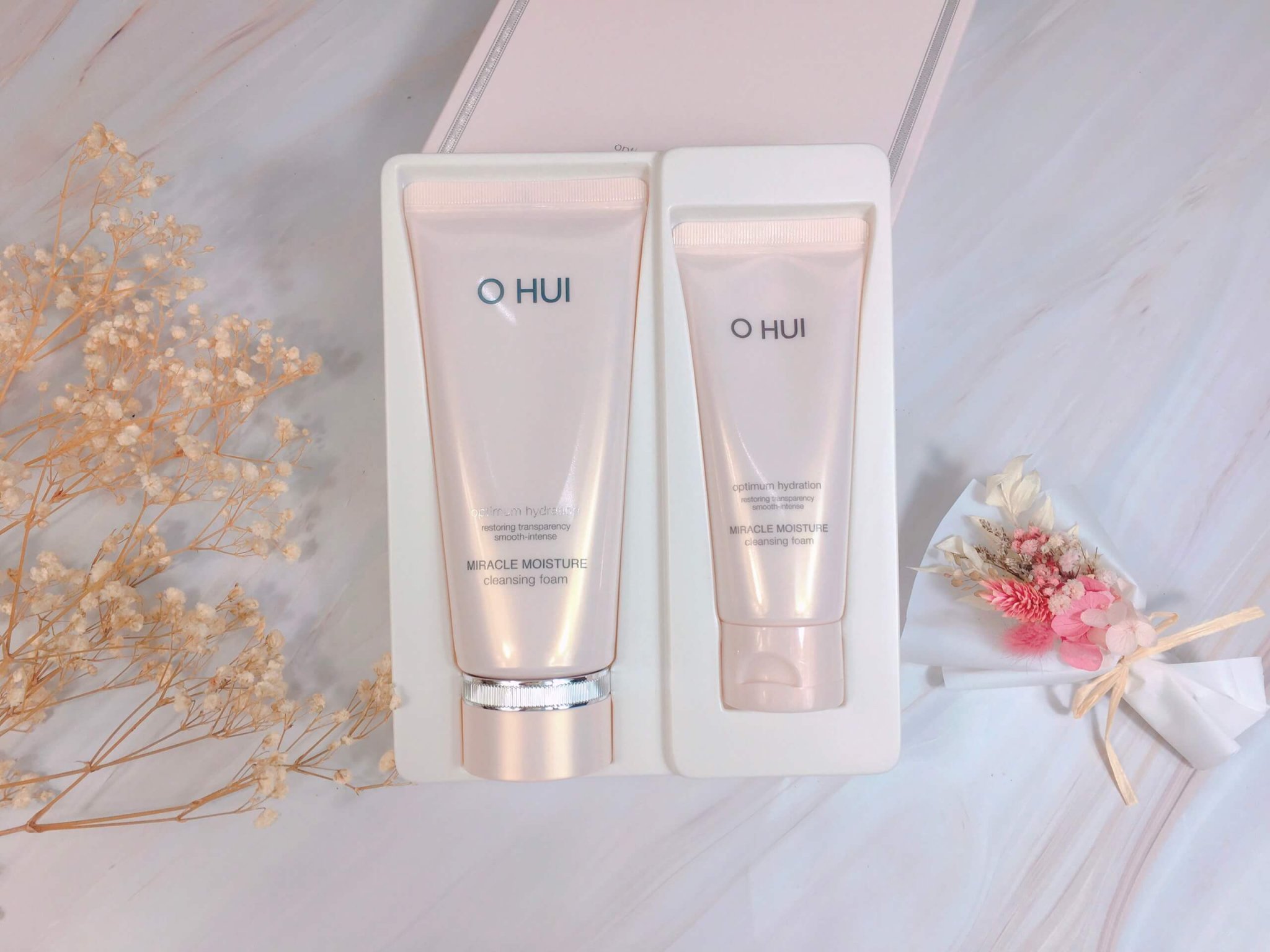 Set Sữa Rửa Mặt Dưỡng Ẩm Ohui Miracle Moisture Cleansing Foam ( 200ml + 100ml )