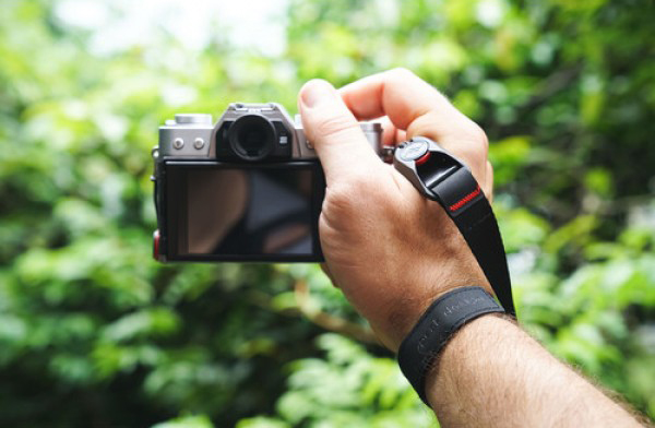 Dây đeo tay Peak Design Cuff Camera Wrist Strap (Charcoal) - Hàng Chính Hãng