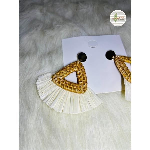 Bông tai thả tua rua màu trắng Tiệm nhà Sakj