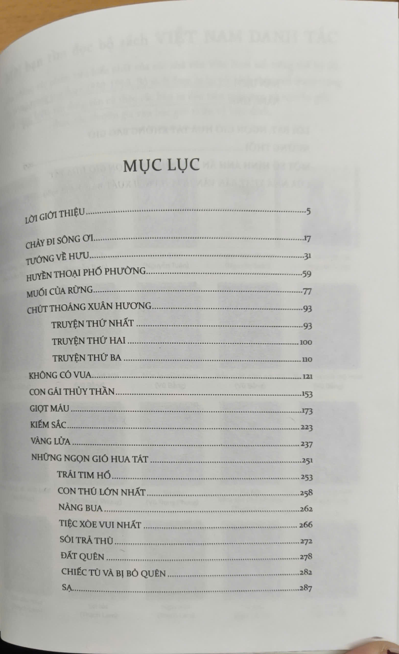 Sách - Những ngọn gió Hua Tát (Nguyễn Huy Thiệp) (Việt Nam Danh Tác) (Nhã Nam Official)