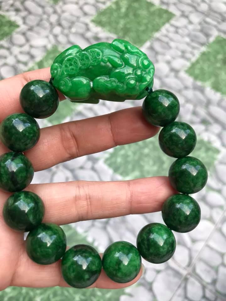 VÒNG TAY PHONG THỦY ĐÁ CẨM THẠCH TỲ HƯU HÚT TÀI LỘC MAY MẮN VÒNG NAM MỆNH THỦY , MỆNH MỘC ĐEO Ạ NAM TAY TO 75KG - 90KG ĐEO