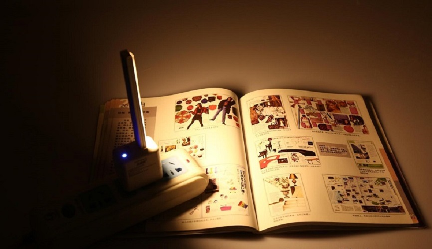 Đèn led sáng trắng đọc sách cảm ứng chạm thông minh cắm cổng USB(Tặng quạt sắt mini cắm cổng USB-màu ngẫu nhiên)
