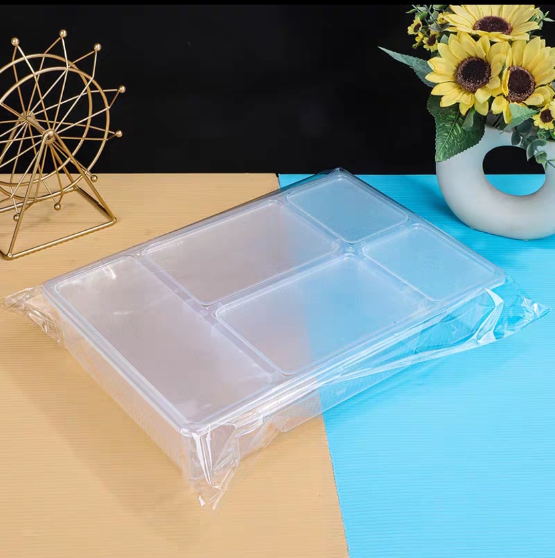 Hộp Nhựa Đựng Đồ Ăn, Vật Dụng 5 Ngăn Có Nắp Đậy 38x24cm
