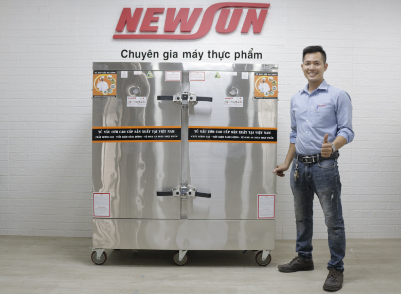 Tủ Nấu Cơm 120 Kg Gạo/ Mẻ Bằng Điện NEWSUN 24 Khay Inox 304 Việt Nam - Hàng Chính Hãng