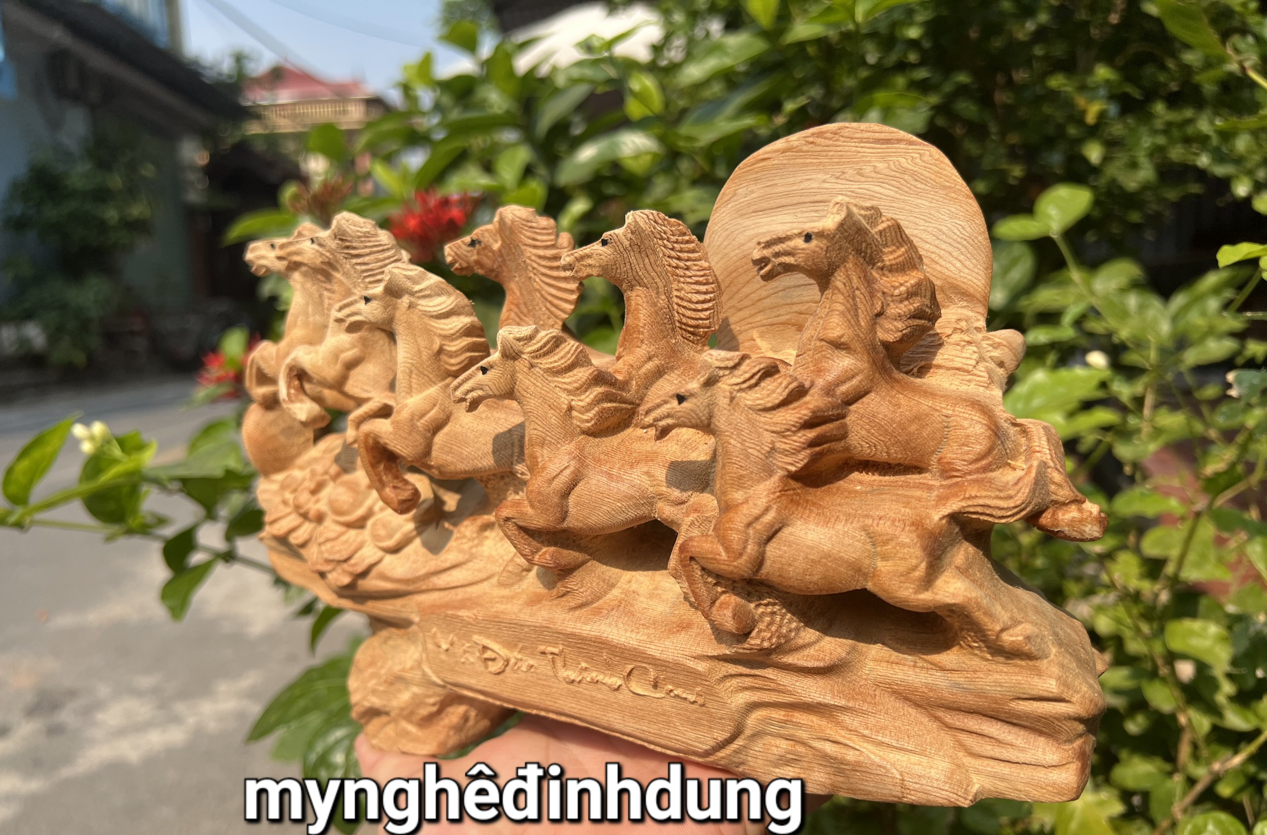 Cầu ngựa bát mã bằng gỗ ngọc am thơm nức kt 25x15x6cm