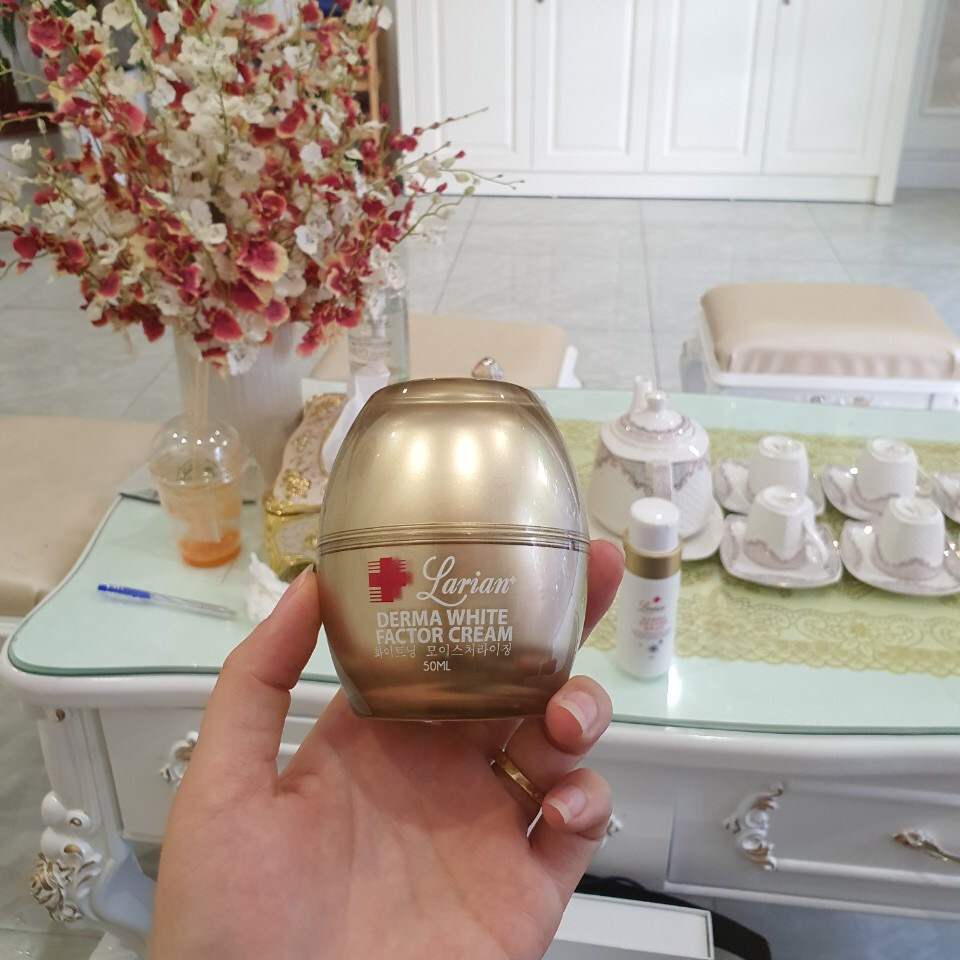 Kem dưỡng trắng da Larian+ DERMA WHITE FACTOR CREAM