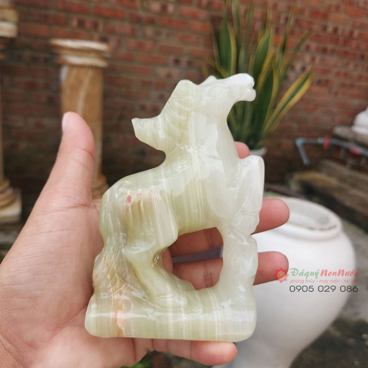Tượng ngựa phong thủy 12 con giáp đá ngọc Pakistan 10cm