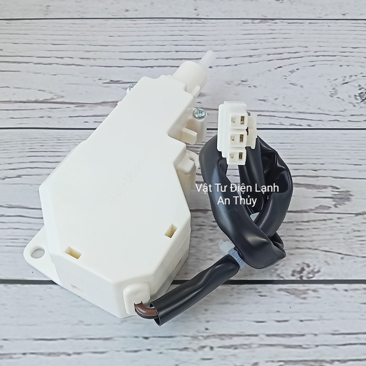 Công tắc khóa cửa máy giặt TOSHIBA cửa trên D980 3 chân 220V RF DLS-13a-4E