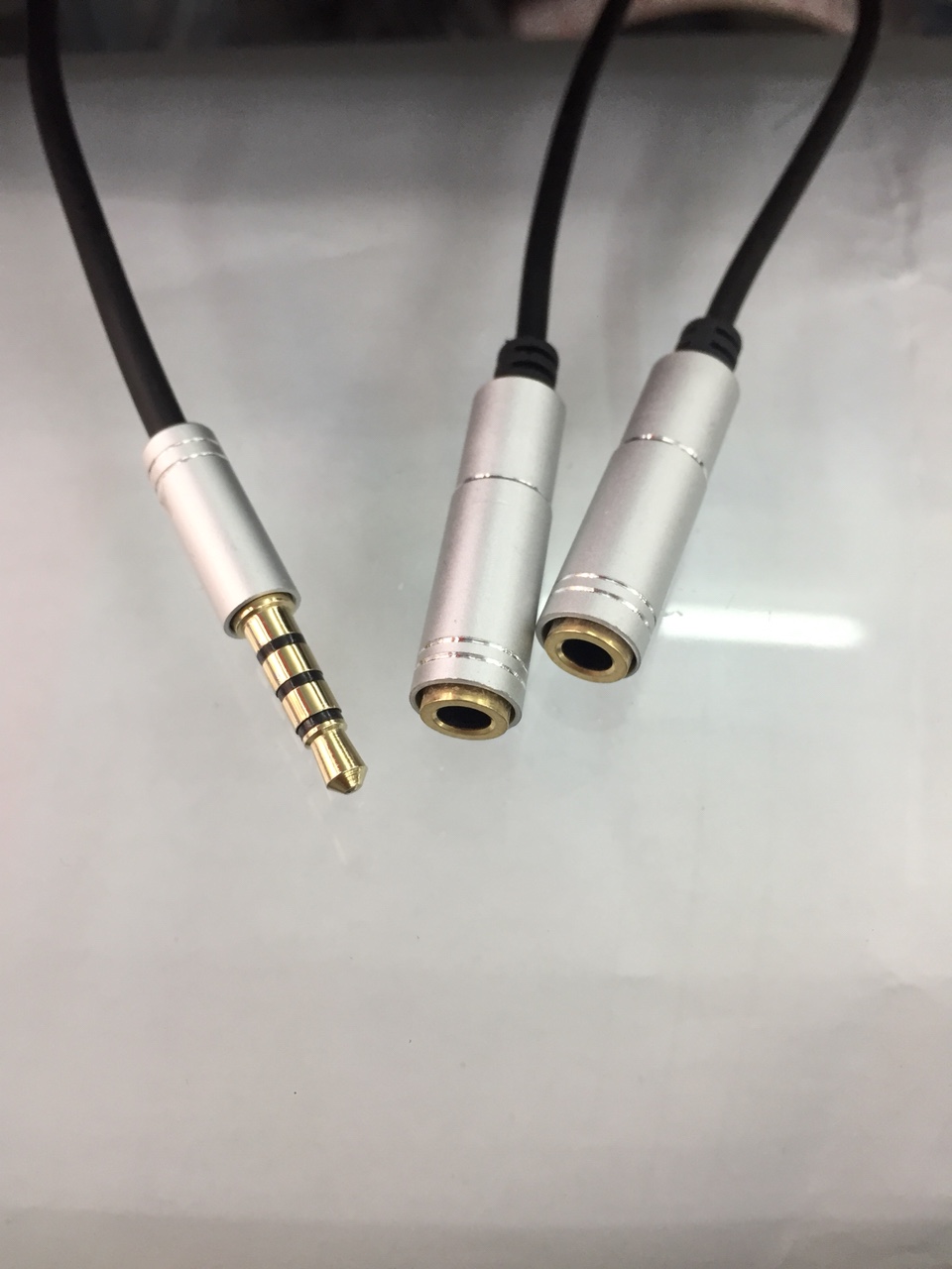 Dây Chia Loa 3.5mm 1 Ra 2- Jack 2 Cáp Chia Audio 2 Cổng 3.5mm 3 Khứa