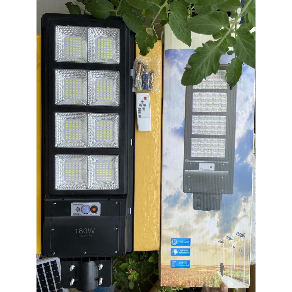 Đèn đường liền thể NLMT 180W, có remote