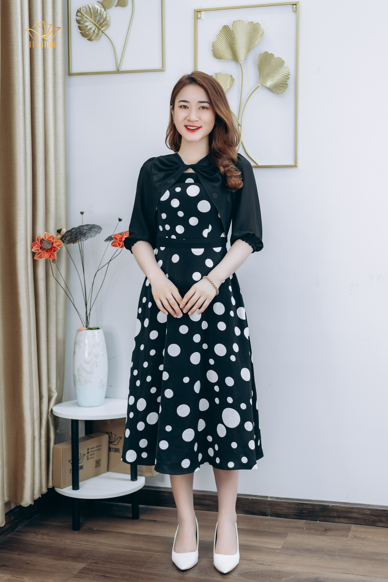 Đầm xòe thiết kế trung niên sang trọng cao cấp Cổ phối nơ màu Đen bi trắng TTV STORE TTV1274