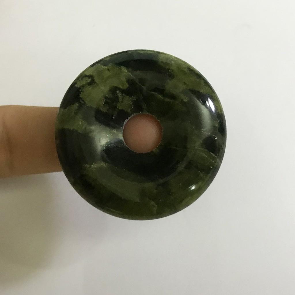 Đồng điếu ngọc của Việt nam đeo cổ màu xanh lá đậm đường kính 3 cm cho mệnh hỏa mộc thổ kim thủy