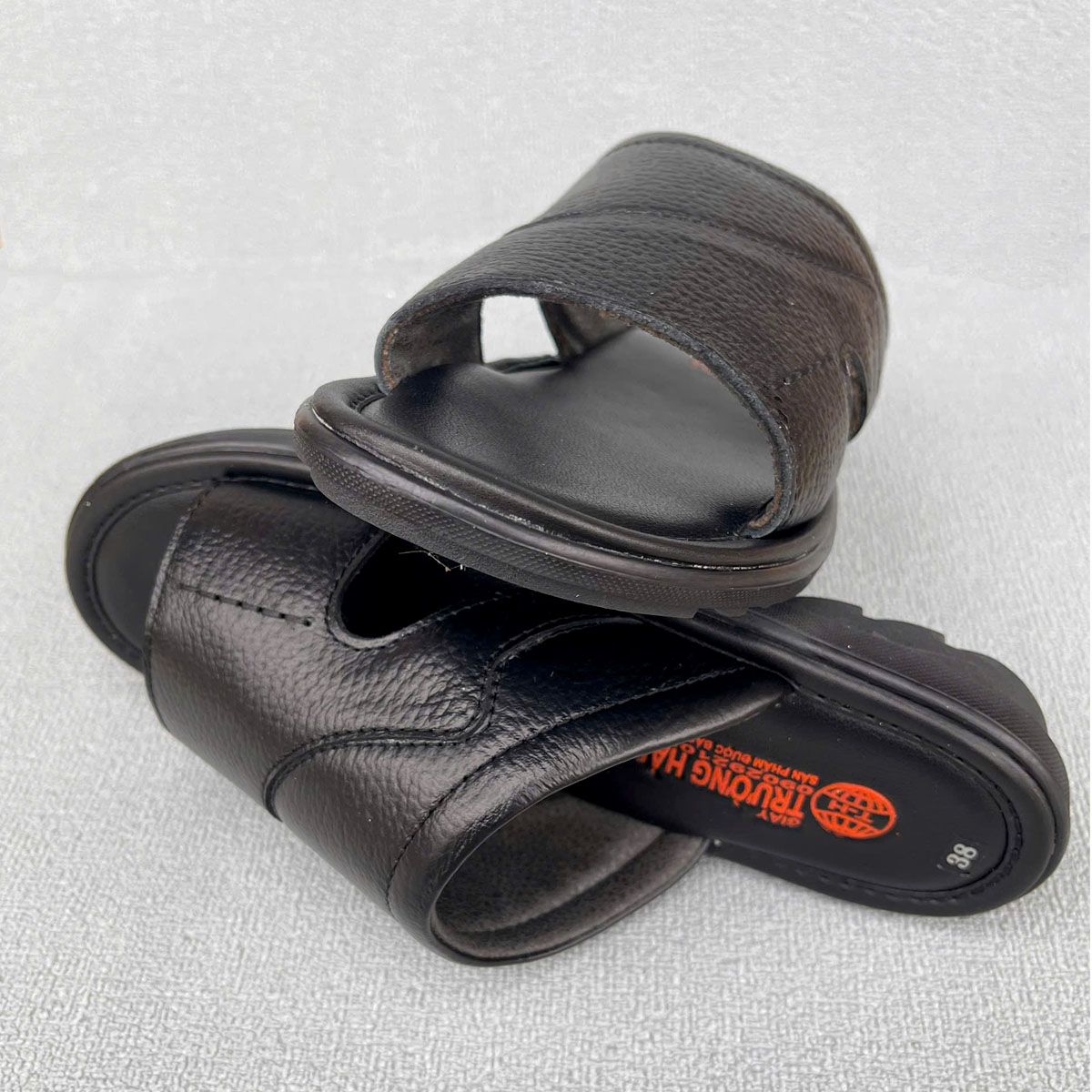 Dép da nam Quai ngang trung niên Trường Hải  DN1442 đế cao 2.5cm da bò 2 màu nâu, đen