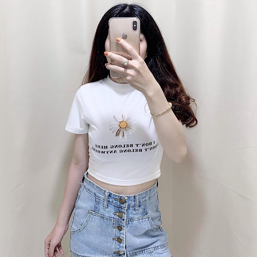 Áo croptop họa tiết hoa cúc